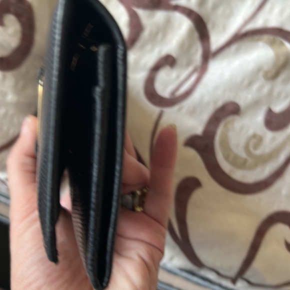 Authentic Ferragamo long leather wallet and key holder. - Picture 9 of 16